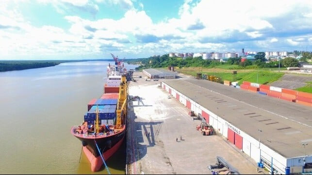 25年里没有一艘集装箱船停靠过卡拉巴尔港