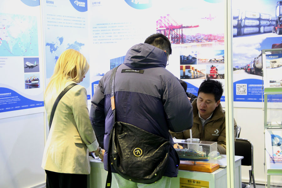 Foreign customers visit the booth