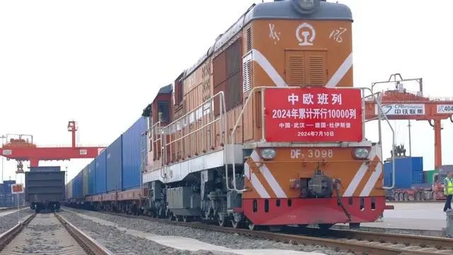 The total cargo sent by China-Europe freight trains increased by 11 percent year-on-year