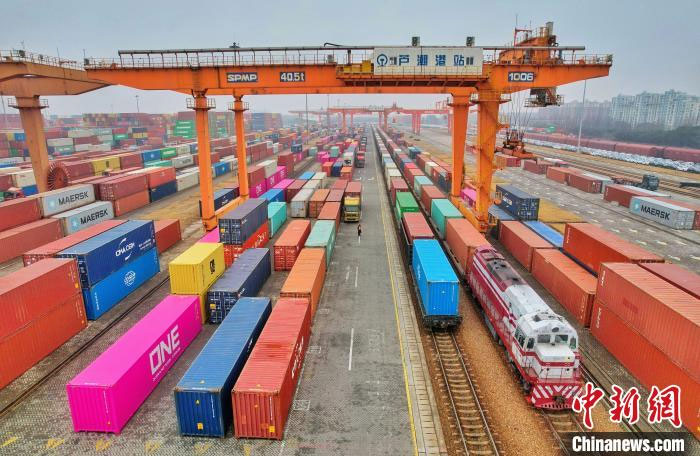 More than 87,000 TEU were shipped from container to container