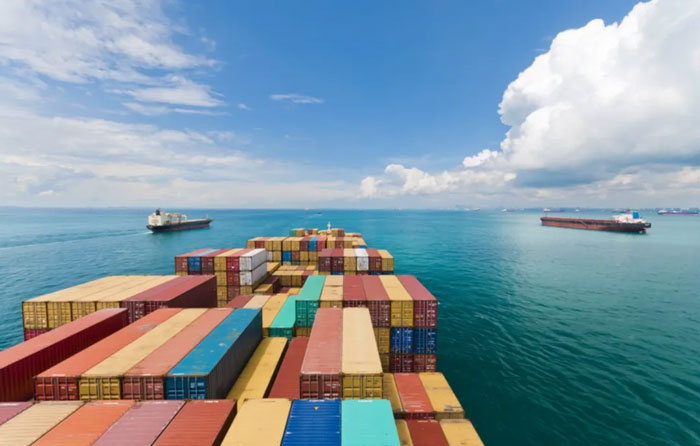 Freight rates on European and American routes fell for 10 consecutive weeks
