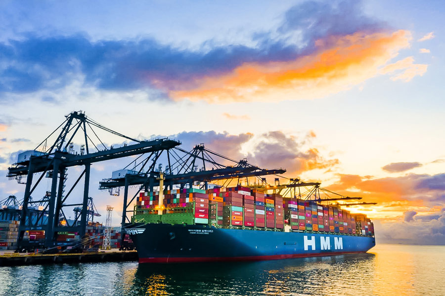HMM bought five container ships for $300 million