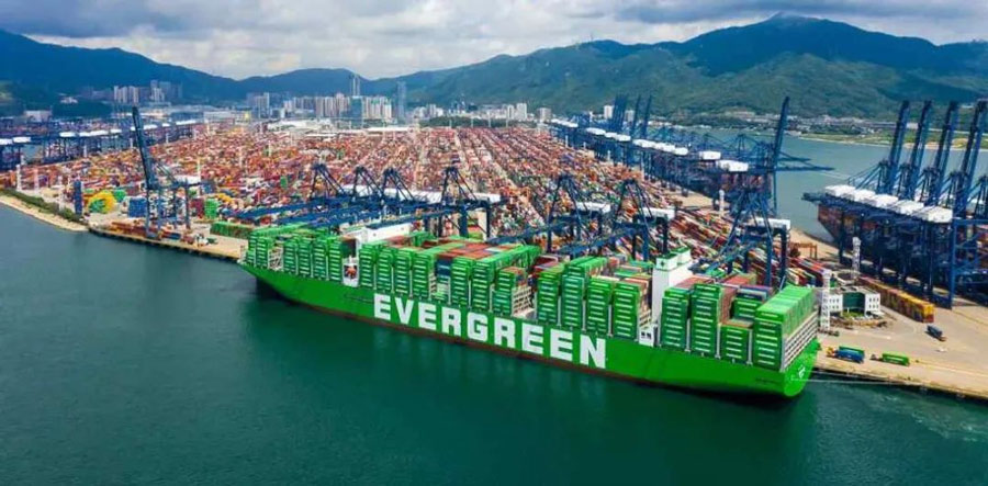 Evergreen Shipping purchased more than 60,000 containers