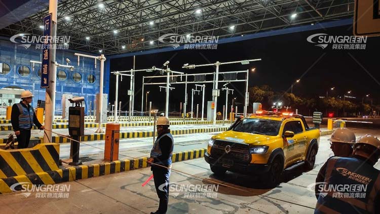 舜欣物流项目部进行大型储能柜道路运输路勘工作